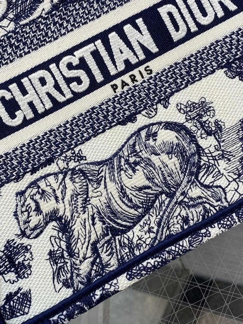 Christian Dior Shopping Bags UrbanChic 46908