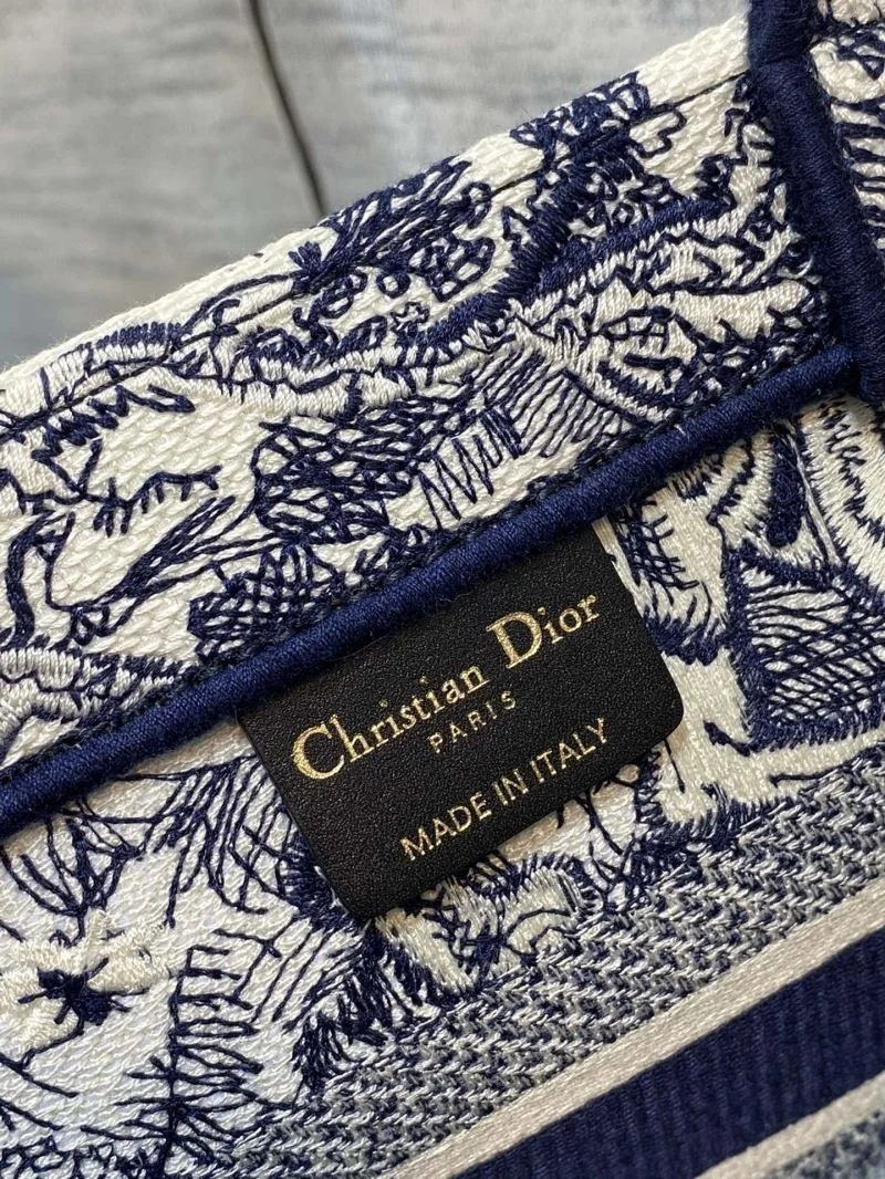 Christian Dior Shopping Bags UrbanChic 46908