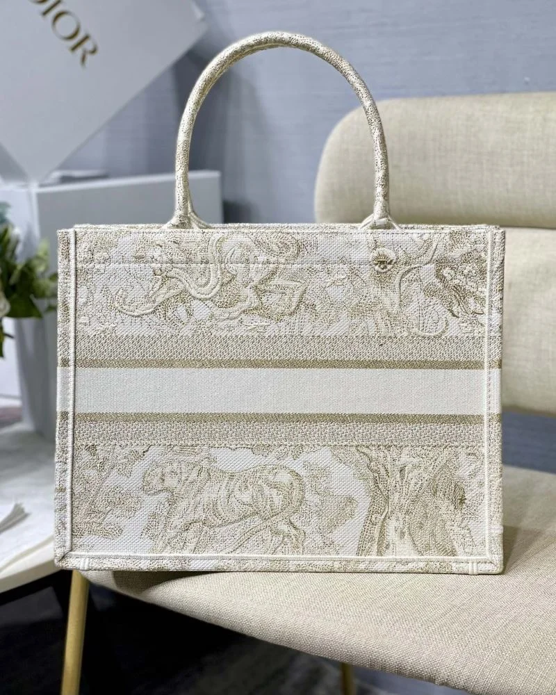 Christian Dior Shopping Bags EyeCatching 46907