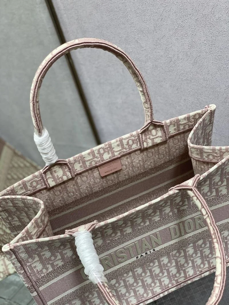 FashionForward Christian Dior Shopping Bags 46932