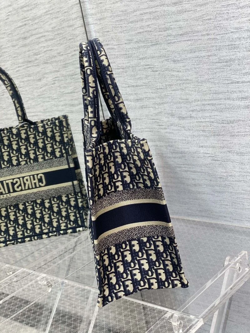 Timeless Christian Dior Shopping Bags 46894