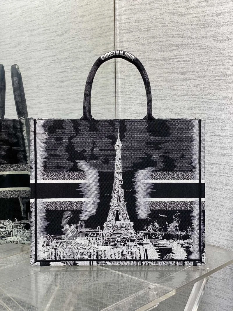 Effortless Christian Dior Shopping Bags 46883
