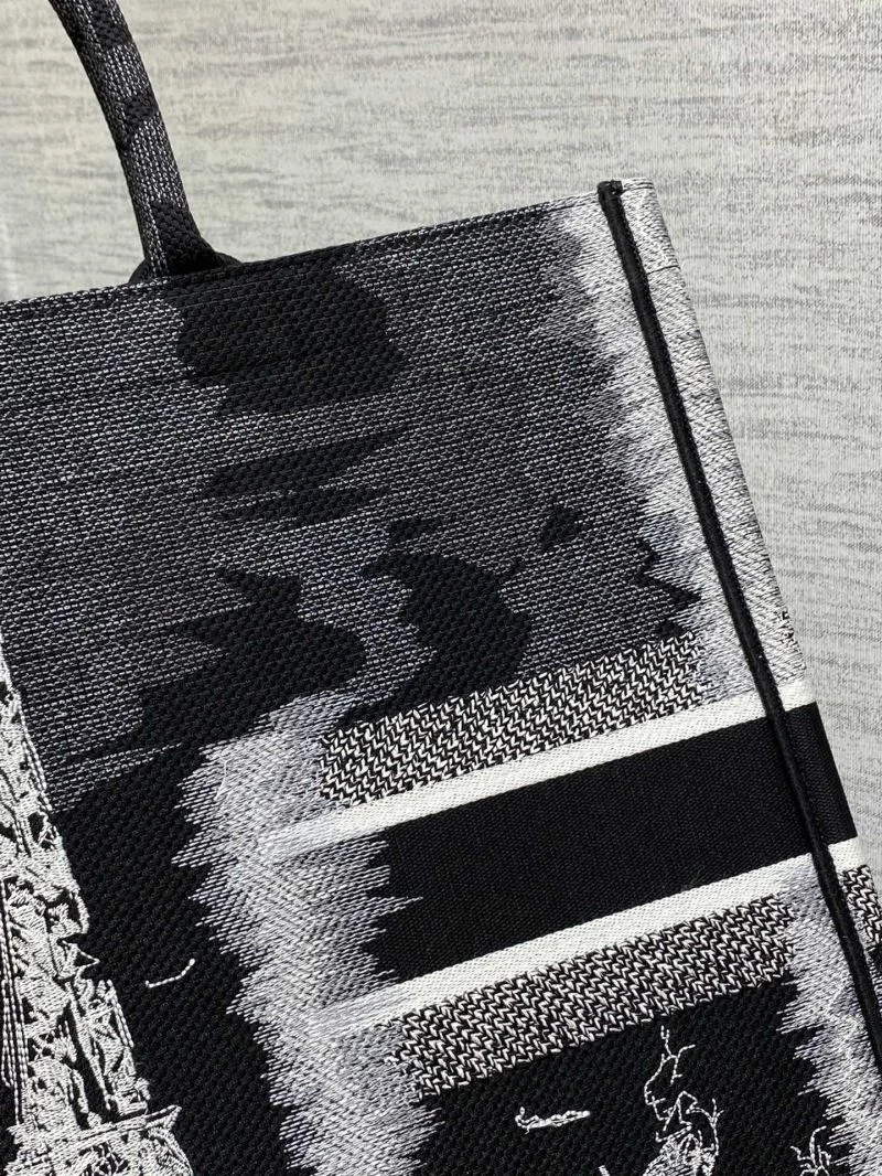 Effortless Christian Dior Shopping Bags 46883