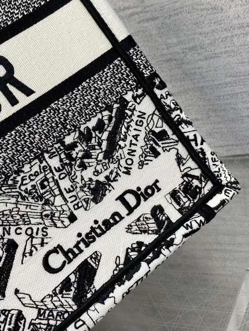 Sporty Christian Dior Shopping Bags 46880
