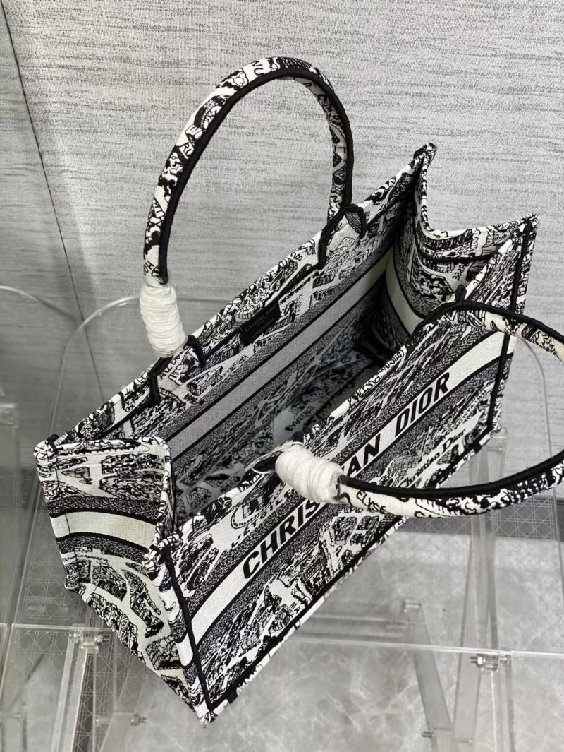 Sporty Christian Dior Shopping Bags 46880