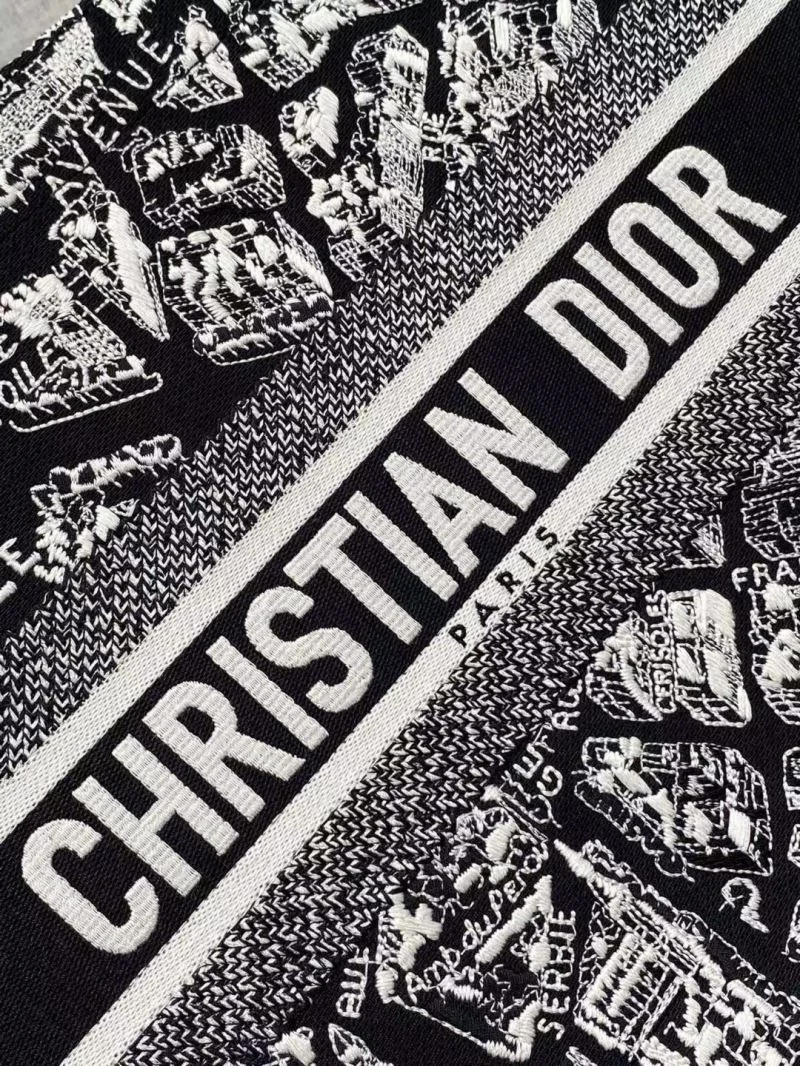 Vibrant Christian Dior Shopping Bags 46882