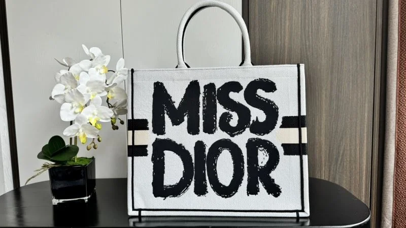 HighQuality Christian Dior Shopping Bags 46871