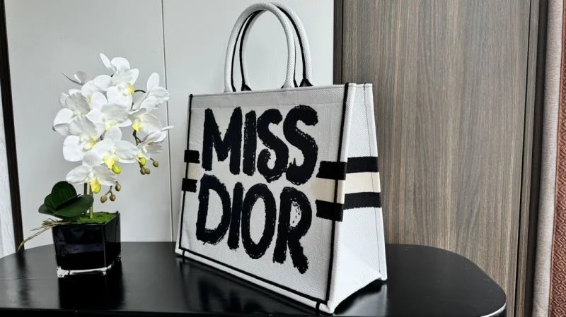 HighQuality Christian Dior Shopping Bags 46871