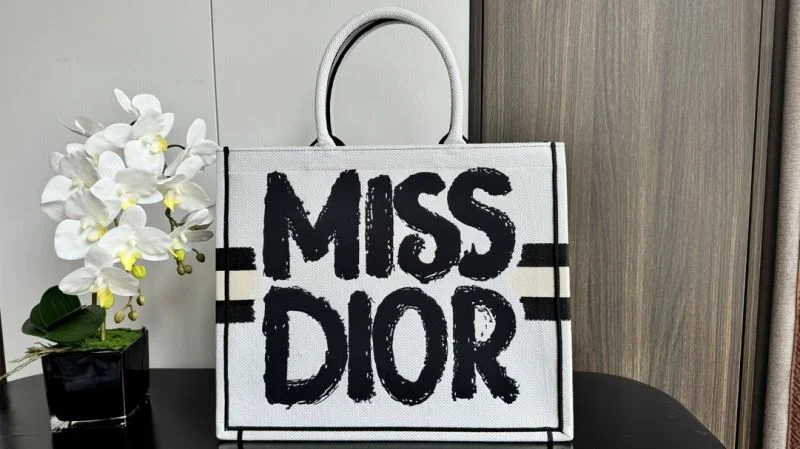 HighQuality Christian Dior Shopping Bags 46871