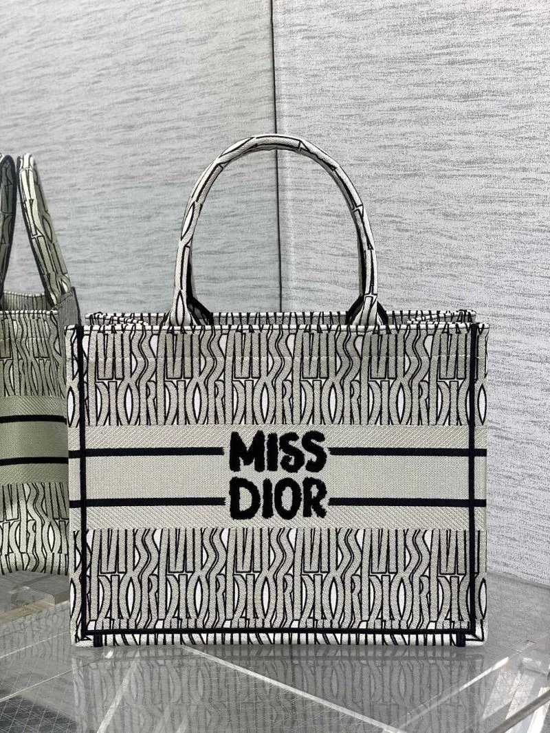 Christian Dior Shopping Bags Snug 46876