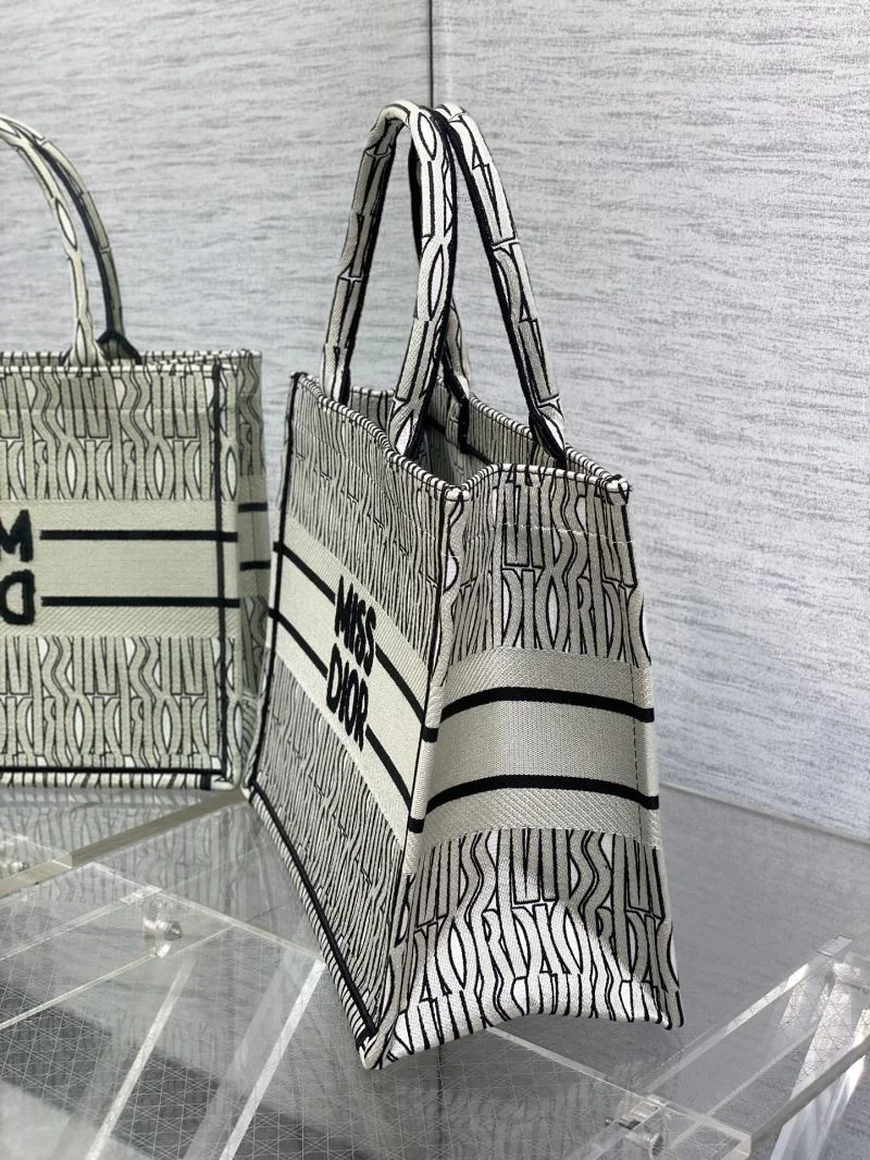 Christian Dior Shopping Bags Snug 46876