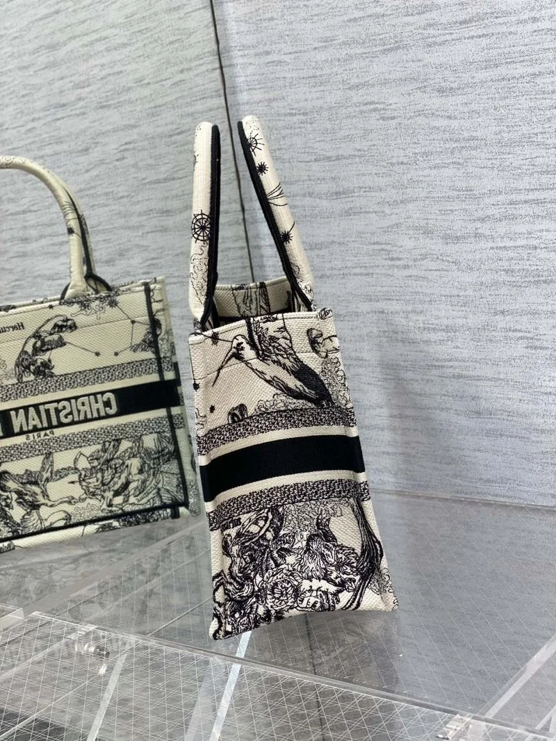 Christian Dior Shopping Bags UrbanChic 46853