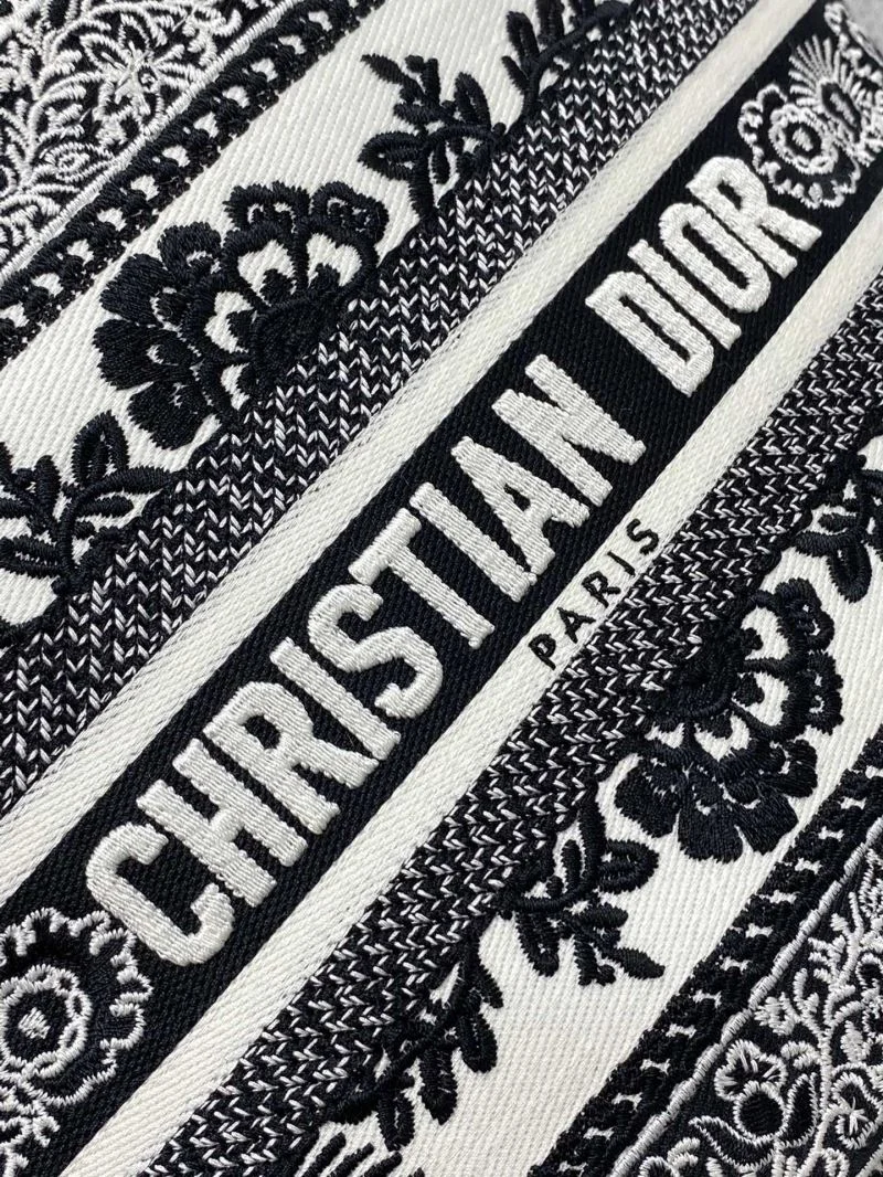 Trendsetting Christian Dior Shopping Bags 46838