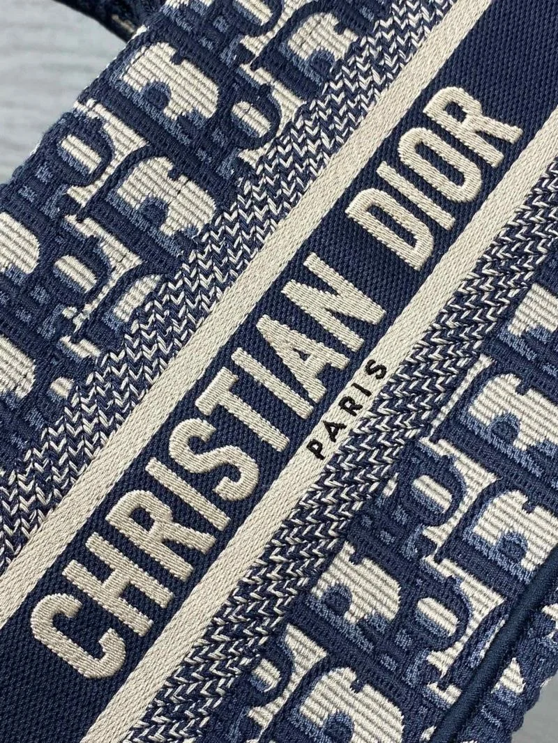 Resilient Christian Dior Shopping Bags 46884