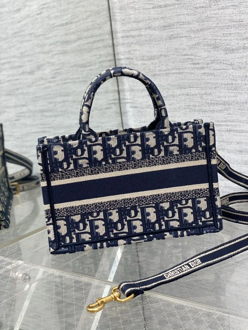 Resilient Christian Dior Shopping Bags 46884