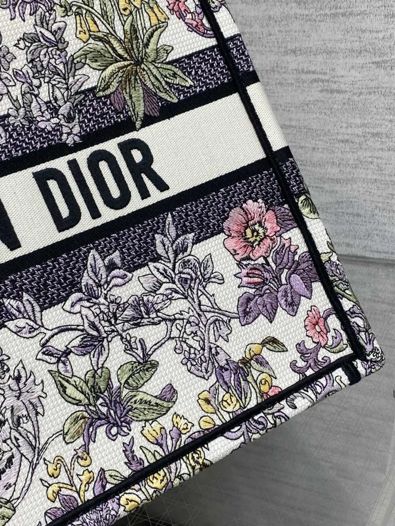 EyeCatching Christian Dior Shopping Bags 46837