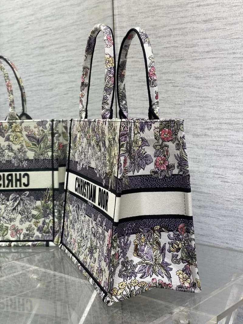 EyeCatching Christian Dior Shopping Bags 46837