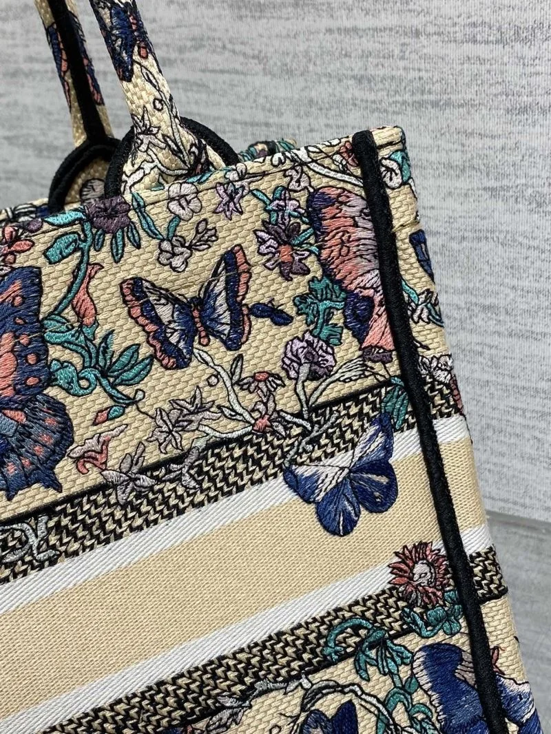 EyeCatching Christian Dior Shopping Bags 46859