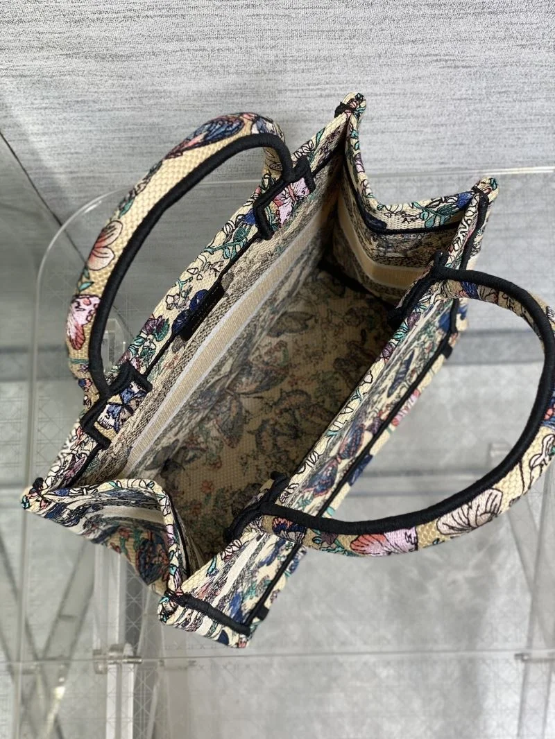 EyeCatching Christian Dior Shopping Bags 46859