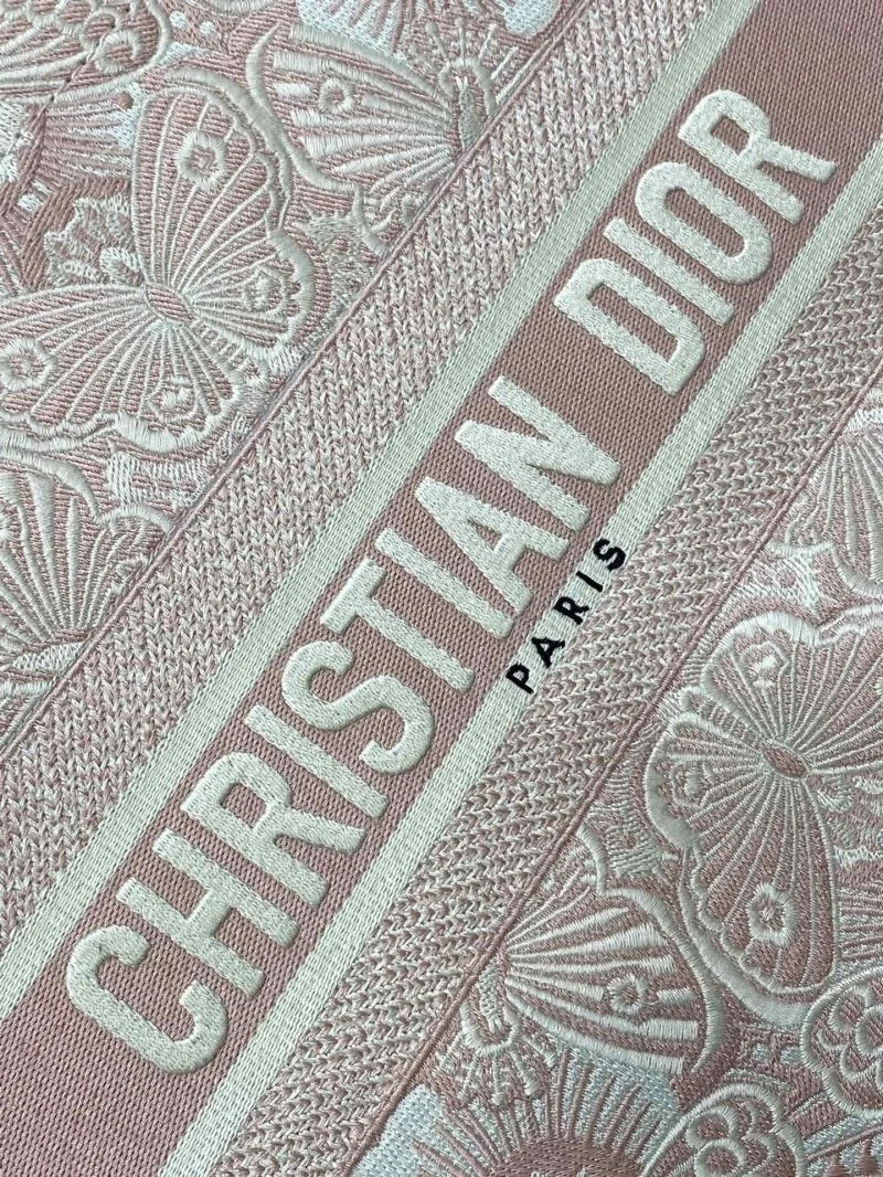EyeCatching Christian Dior Shopping Bags 46821