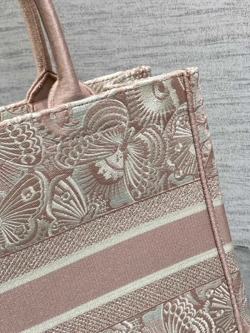 EyeCatching Christian Dior Shopping Bags 46821