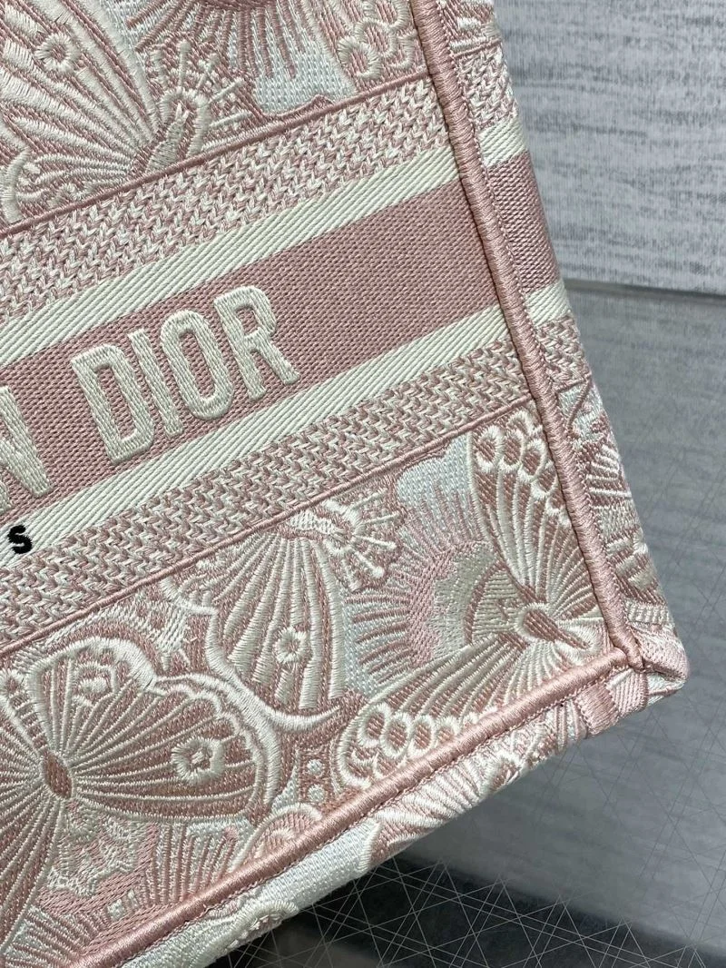 Cozy Christian Dior Shopping Bags 46818