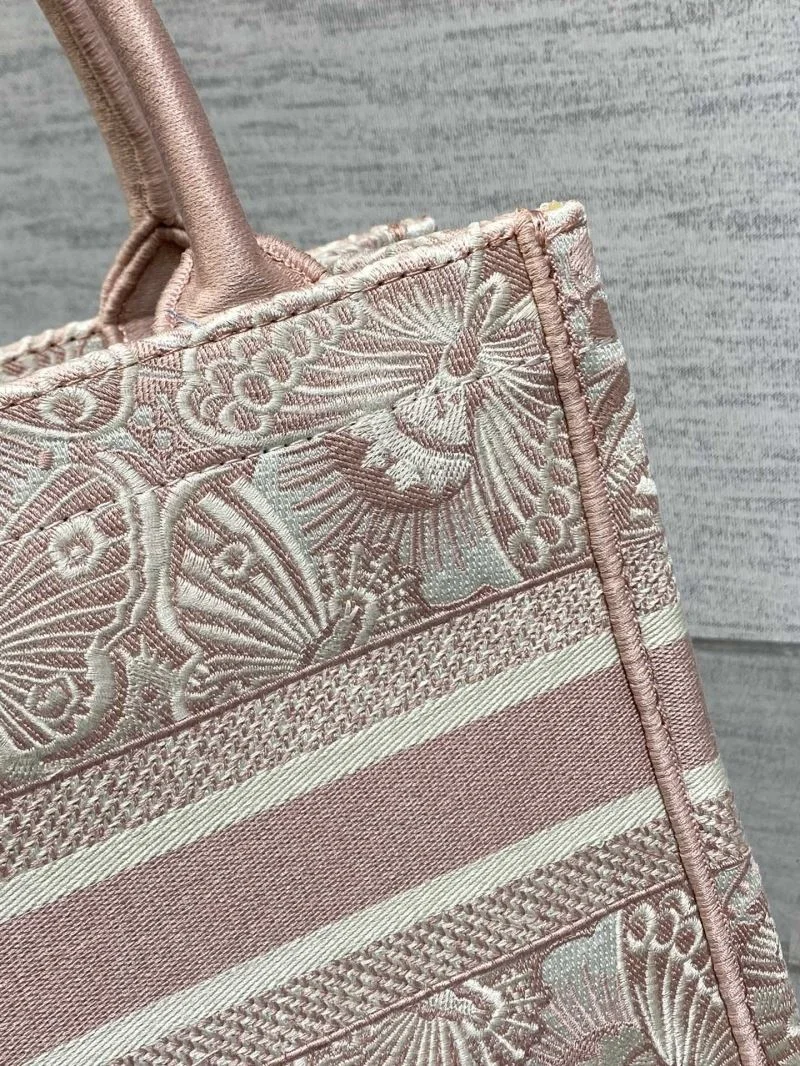 Cozy Christian Dior Shopping Bags 46818