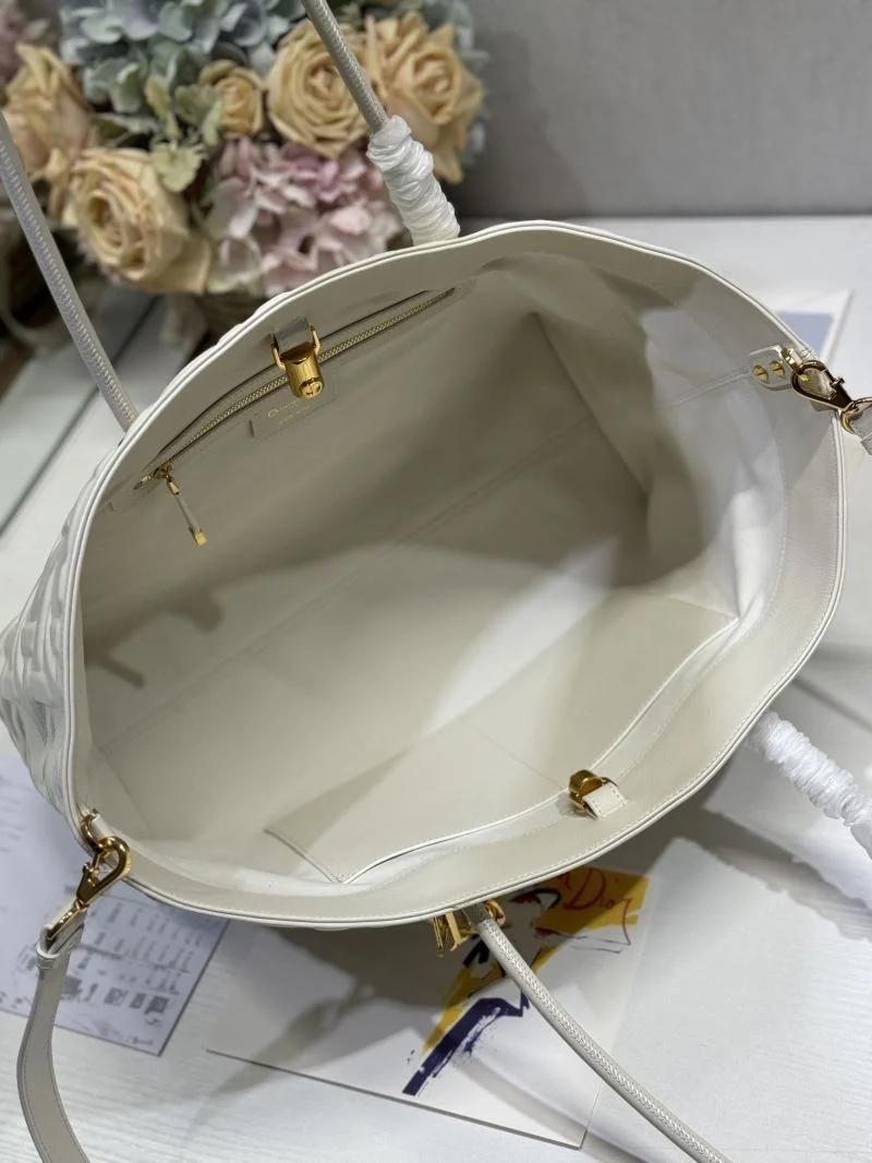 RelaxedFit Christian Dior Shopping Bags 46820