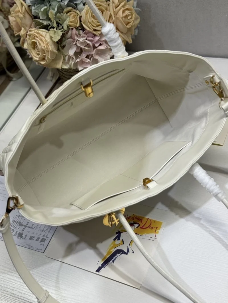 Refined Christian Dior Shopping Bags 46814