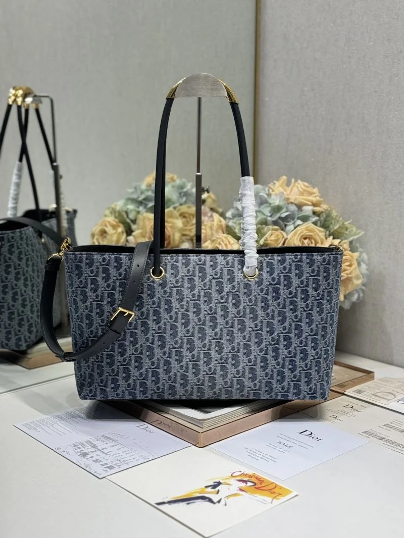 Elegant Christian Dior Shopping Bags 46949