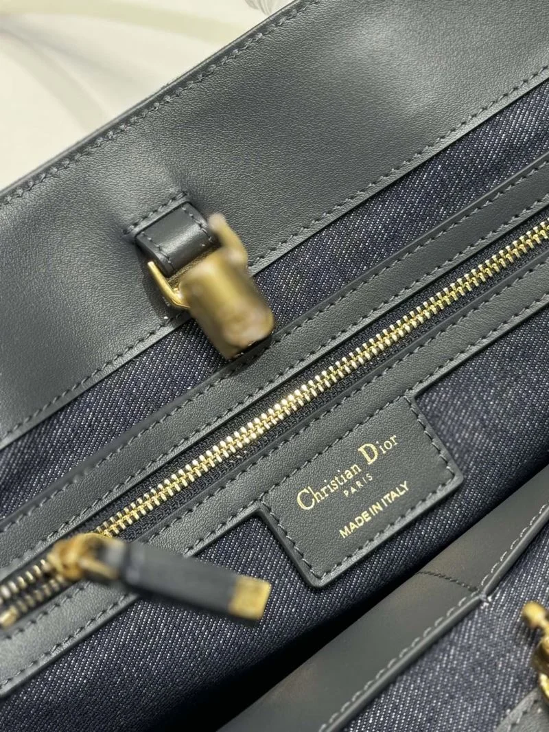 Elegant Christian Dior Shopping Bags 46949