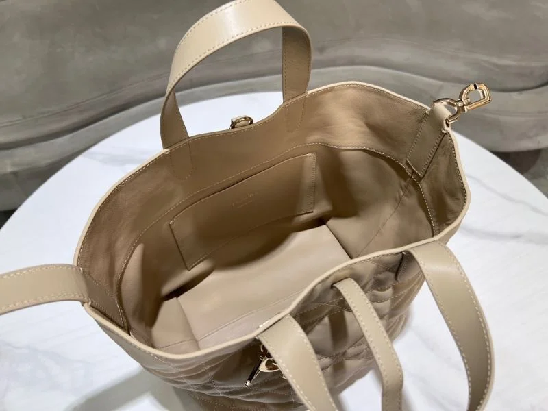 TechFriendly Christian Dior Shopping Bags 46872