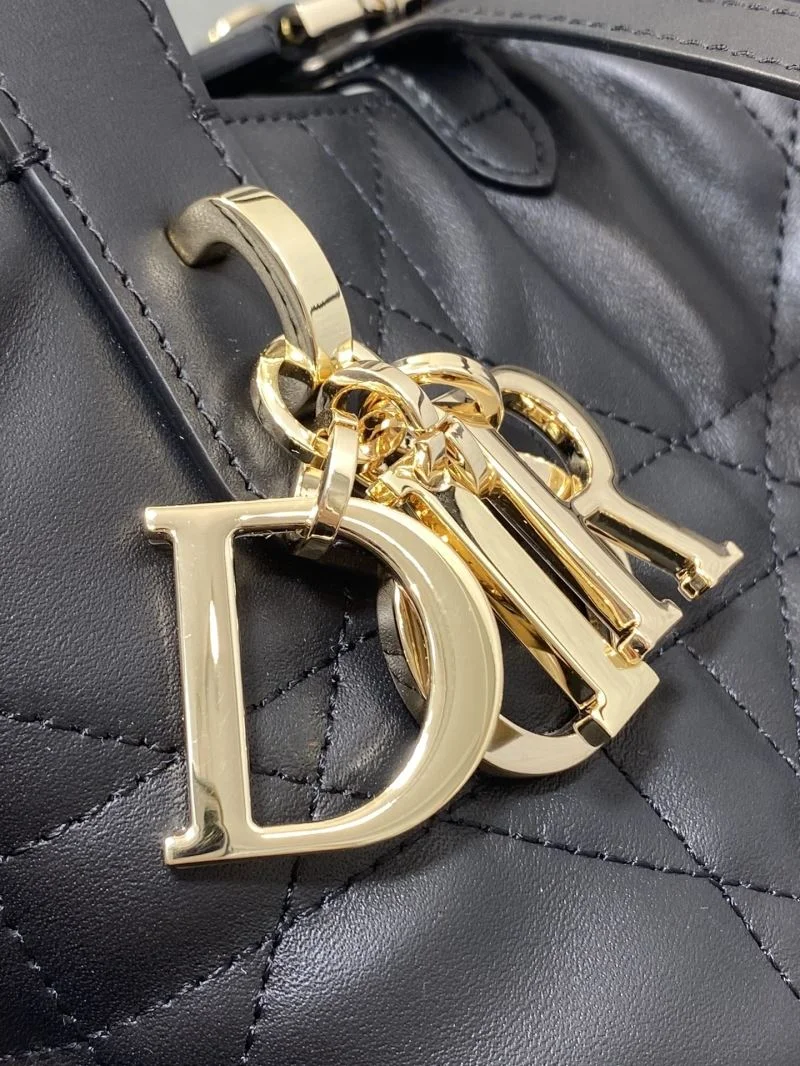 Functional Christian Dior Shopping Bags 46796