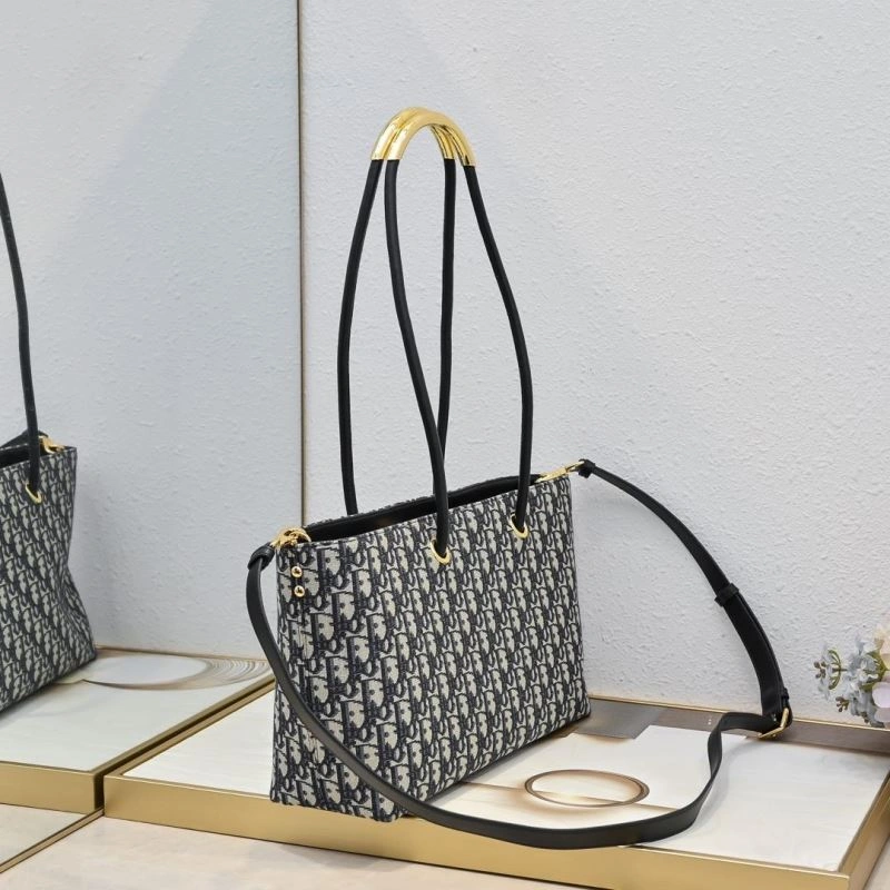 Effortless Christian Dior Shopping Bags 85520