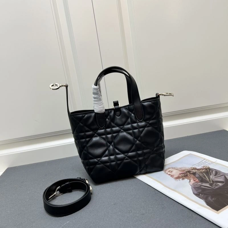 Christian Dior Shopping Bags FashionForward 84253