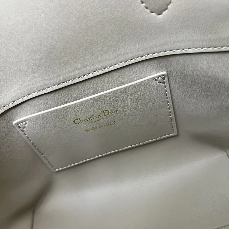 Elegant Christian Dior Shopping Bags 84236