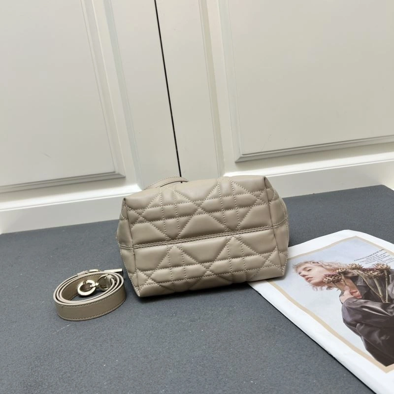 Elegant Christian Dior Shopping Bags 84236