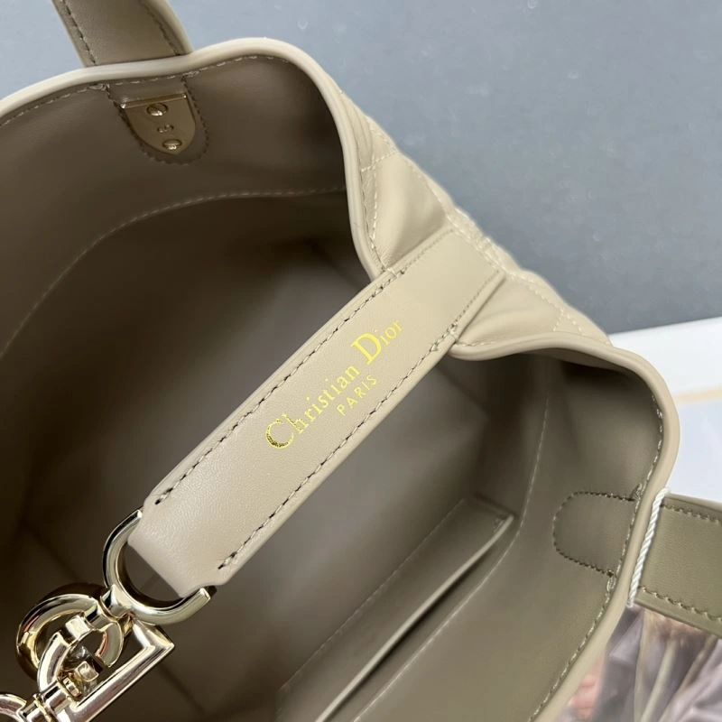 Elegant Christian Dior Shopping Bags 84236