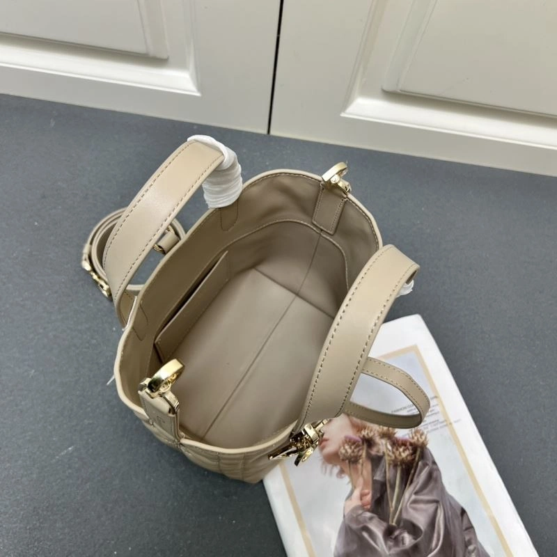 Elegant Christian Dior Shopping Bags 84236