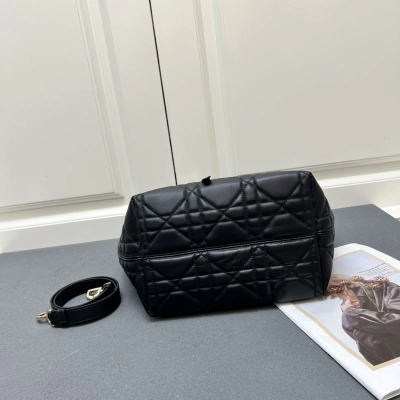 Christian Dior Shopping Bags StreetReady 84239