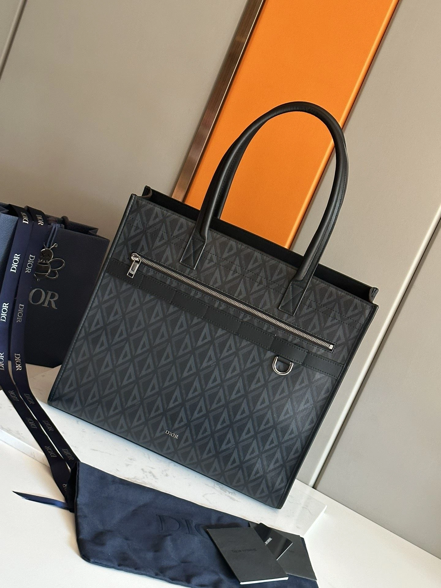 Sleek Christian Dior Shopping Bags 92260