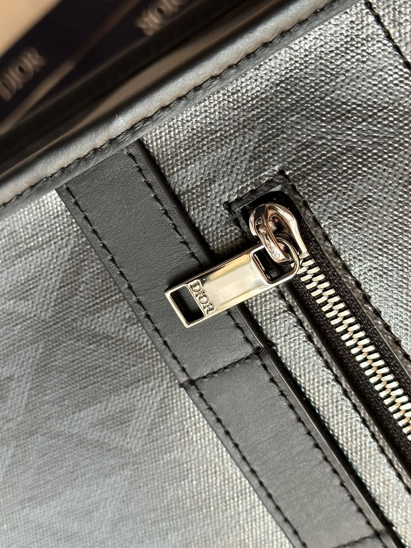 Sleek Christian Dior Shopping Bags 92260
