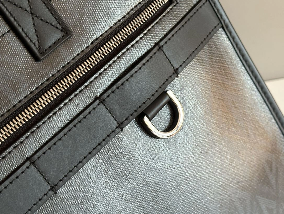 Sleek Christian Dior Shopping Bags 92260