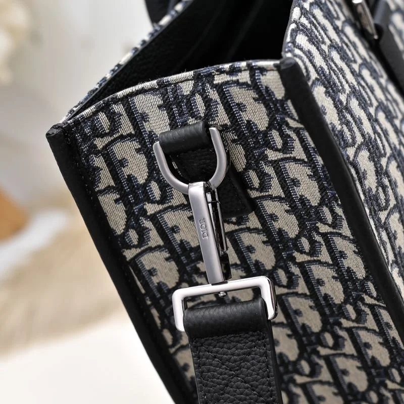 Timeless Christian Dior Shopping Bags 46282