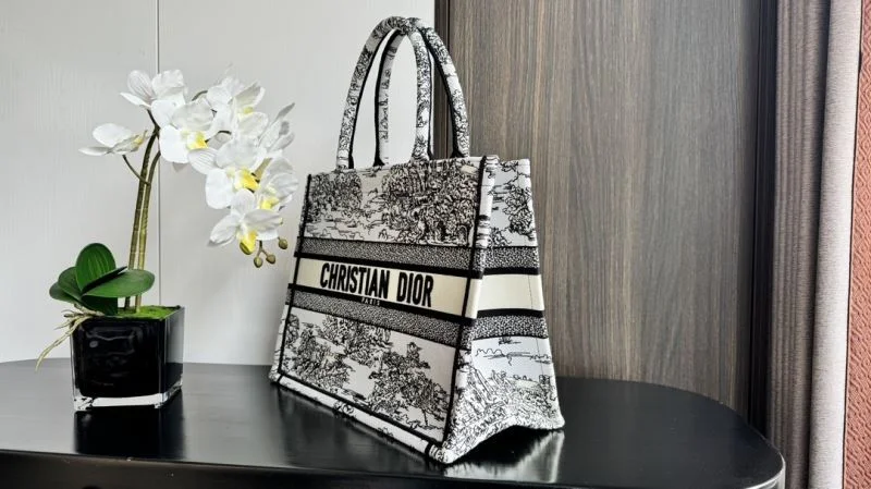 Christian Dior Shopping Bags RelaxedFit 46281