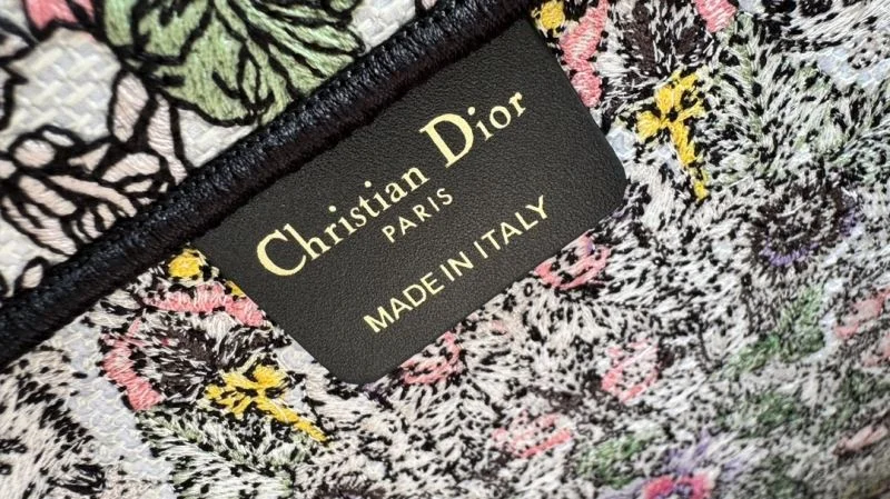 Christian Dior Shopping Bags Sleek 46255