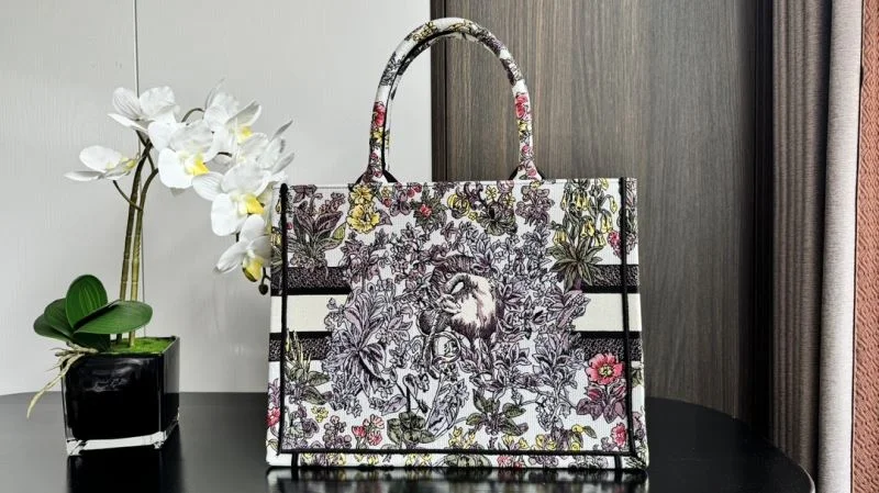 Christian Dior Shopping Bags Sleek 46256