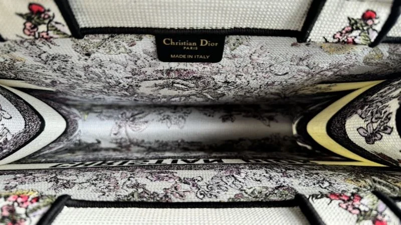 Christian Dior Shopping Bags Sleek 46256