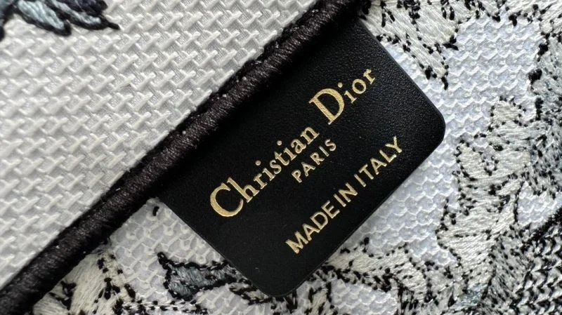 Christian Dior Shopping Bags FreshLook 46251