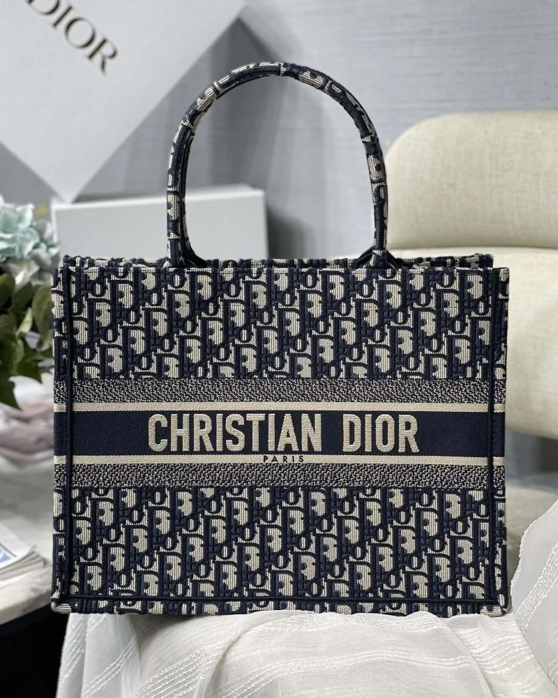 Chic Christian Dior Shopping Bags 46235